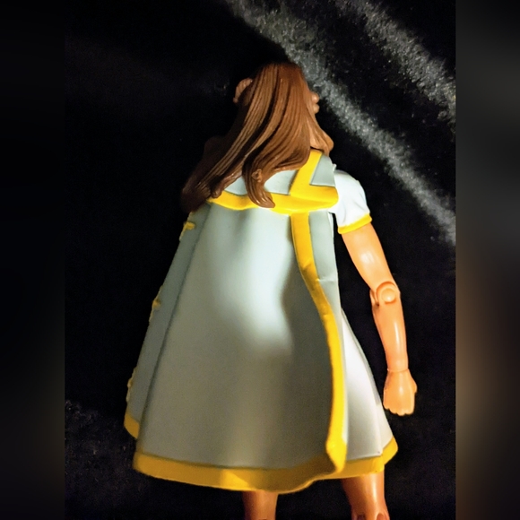 Mary Marvel DC Action Figure - Picture 6 of 6